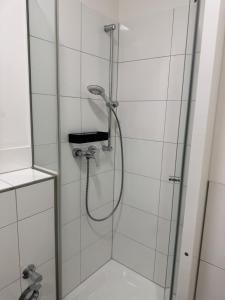 O baie la ProStays Apartment in Mönchengladbach - 1 Schlafzimmer - 2 Betten