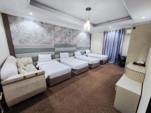 Gallery image of شقق العصر الماسي للشقق المفروشة - Al Asr almasi Suite Apartments in Al Madinah