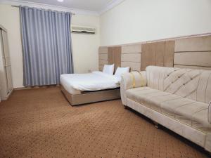 Gallery image of شقق العصر الماسي للشقق المفروشة - Al Asr almasi Suite Apartments in Al Madinah +17 photos