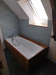Gambar di galeri bagi Chambre tout confort, au calme di Landévant