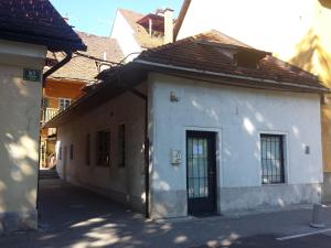 Budova, kde se hostel nachází