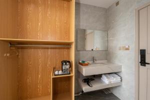 Φωτογραφία από το άλμπουμ του Yunyuman Intelligent Viewing Garden Beautiful Accommodation σε Λιγιάνγκ
