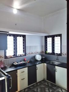 Kuchyň nebo kuchyňský kout v ubytování The Veedu Entire Villa 3BHK-Kitchen "only for family" + 5 fotografií