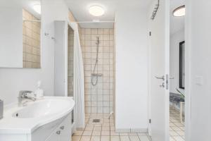 Ένα μπάνιο στο M321-Vaeggerlose-Marielyst-Strandvej-63-G +11 φωτογραφίες