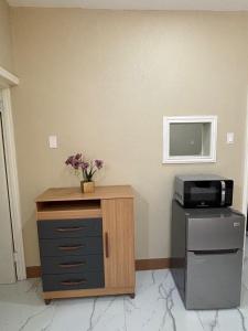 Gallery image of 360 Rokview Suites Cozy 1BR Private Suite in Kupuis