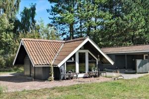 Κήπος έξω από το M368-Rodby-Spurvevaenget-11