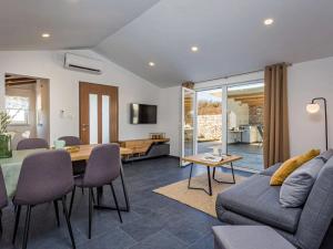 Un lugar para sentarse en House Prenc