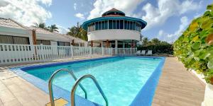 Kolam renang di atau dekat dengan Hotel Blue Reef by On vacation +27 gambar