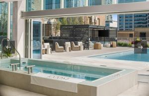 Piscina di Luxury on the Lakefront - Chicago High Rise 1 Bedroom o nelle vicinanze