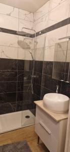 Koupelna v ubytování Le Vallier Catane