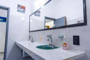 Et badeværelse på Casa Elena + 22 billeder