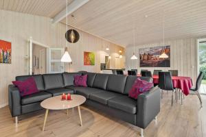 Χώρος καθιστικού στο TV1356-Bindslev-Tannisgardvej-20