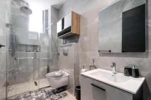 Gallery image of Luxury 3 bedroom penthouse with 2 living room in Lekki +29 photos