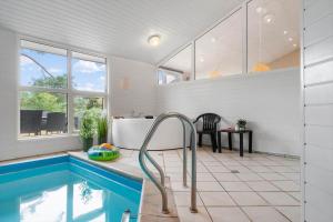 Piscina de la sau aproape de TV1363-Hirtshals-Oster-Kjulvej-40