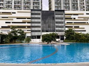 Hồ bơi trong/gần Grand Residences 2-Bedroom Unit 2719