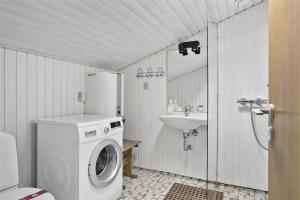 Ένα μπάνιο στο TV1354-Bindslev-Paradisdalen-3