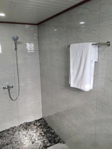 Ένα μπάνιο στο Kawandini Homestay