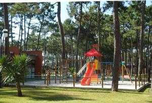 Children's play area sa Parque de Campismo Orbitur Vagueira