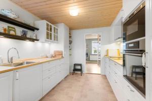Η κουζίνα ή μικρή κουζίνα στο AE288-Marstal-Kirkevejen-43 +14 φωτογραφίες