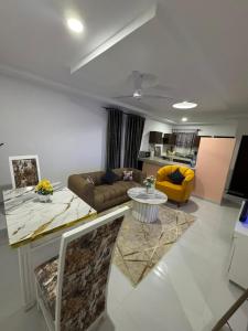 Χώρος καθιστικού στο Luxury comfort 1 bedroom in Diani