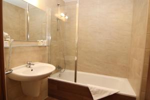 Ένα μπάνιο στο Hotel Theresia