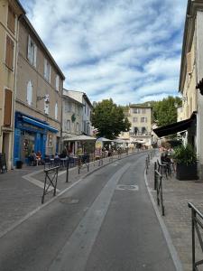 Η γειτονιά γύρω από ή μία γειτονιά κοντά σε αυτό το διαμέρισμα +2 φωτογραφίες