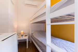 Krevet ili kreveti na sprat u jedinici u okviru objekta Hostel Kvarner