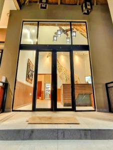 Η πρόσοψη ή η είσοδος του Monte Christo Hotel