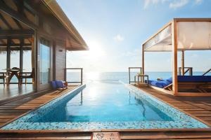 Bazén v ubytování Coco Bodu Hithi - 50 percent off shared roundtrip Speedboat for stays from 1 Sep to 23 Dec 2025 nebo v jeho okolí + 39 fotografií