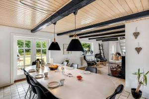 Comida na casa de temporada ou em algum lugar perto mais 24 fotos