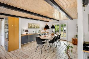 A cozinha ou cozinha compacta de Ferienhaus Tuen