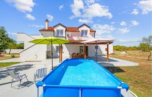 Bassein majutusasutuses Cozy Apartment In Dragisici With Wifi või selle lähedal +22 fotot