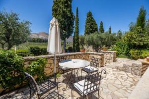 Κήπος έξω από το Villa Artemis Aresti by Sealand Villas