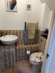 Fotografie z fotogalerie ubytování Camberley Retreat With Paws and Parking v destinaci Sandhurst