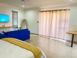 Μια τηλεόραση ή/και κέντρο ψυχαγωγίας στο Deluxe dwellings five