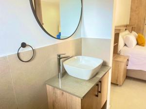 Ένα ή περισσότερα κρεβάτια σε δωμάτιο στο Deluxe dwellings five