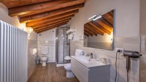 Koupelna v ubytování Hotel Cortaccia Sanvitale