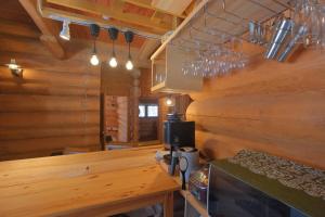Gambar di galeri bagi CUE iizuna Private Forest Log Cabin,1 Group per day,Ski Trip,Family Retreat di Nagano +76 gambar