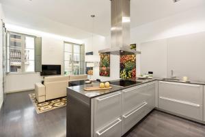 Η κουζίνα ή μικρή κουζίνα στο Ola Living Portaferrissa