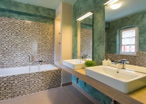 Koupelna v ubytování Villa Stupenda + 30 fotografií