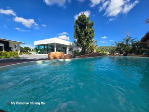 Πισίνα στο ή κοντά στο My Paradise Chiang Rai