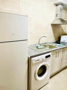 Η κουζίνα ή μικρή κουζίνα στο VUT La Ermita +1 φωτογραφίες