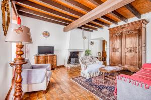 Χώρος καθιστικού στο Maison Place de l'Eglise