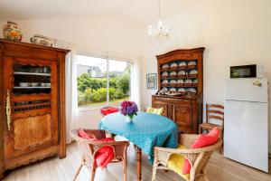 Kuchyň nebo kuchyňský kout v ubytování Maison Bretonne Calme Centre Ville