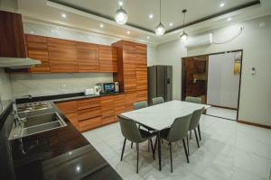 Afbeelding uit fotogalerij van Ultra Aparthotel in Tete +46 foto's