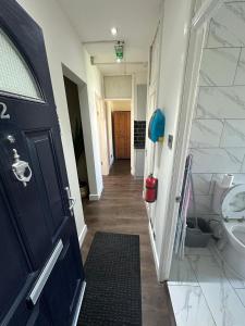 Ένα μπάνιο στο Colnbrook Lodge