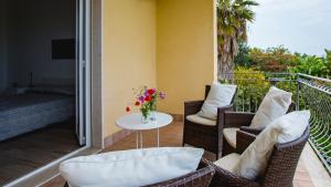 A patio or other outdoor area at Villa il Faro
