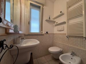 Koupelna v ubytování Kennedy House