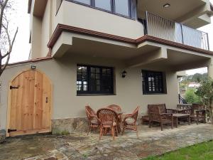 Το κτήριο όπου στεγάζεται  η παραθεριστική κατοικία