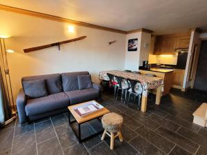 Η κουζίνα ή μικρή κουζίνα στο Résidence Le Criterium - Résidence Le Critérium 3Chalet E Appartement 8 MAE-1903